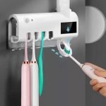 Dispensador de pasta dental con UV